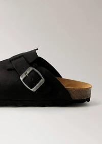 Leather clog shoes