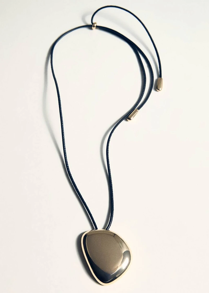 Metal pendant necklace