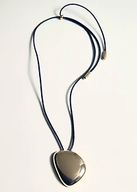 Metal pendant necklace