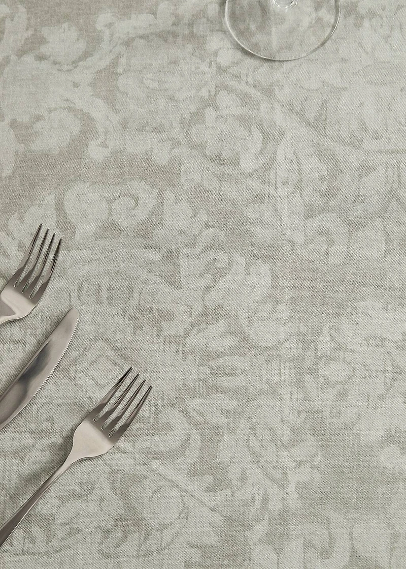 Damask-print cotton tablecloth for 8 to 10 diners