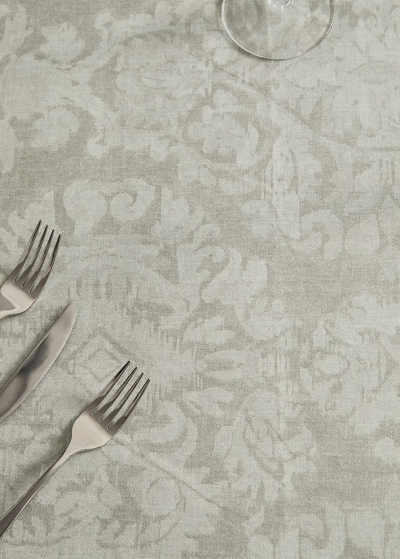 Damask-print cotton tablecloth for 6 to 8 diners