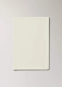 Resin-coated linen tablecloth with contrast overlock for 2 to 4 diners
