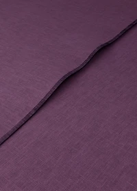 Resin-coated 100% linen tablecloth with contrasting overlock for 6 to 8 diners