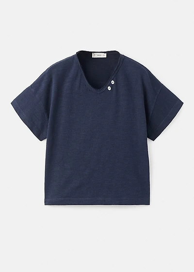 T-shirt with mother-of-pearl button detail