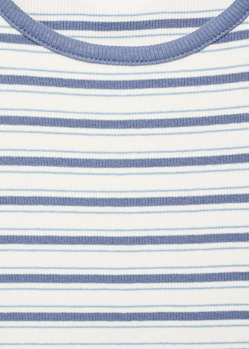 Striped t-shirt with contrasting collar