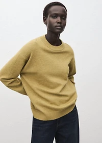 Oversized sweater with ribbed trim