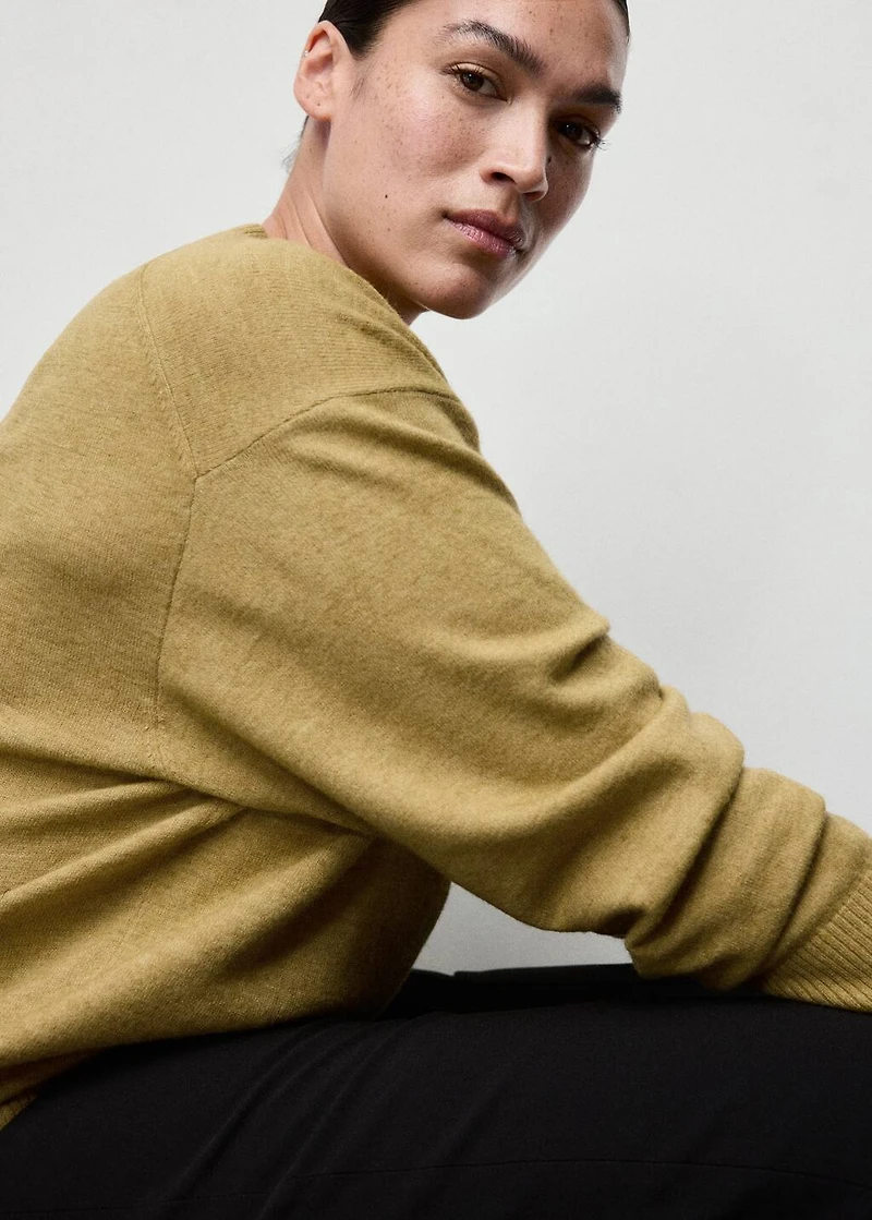 Oversized sweater with ribbed trim