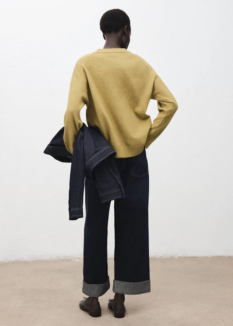 Oversized sweater with ribbed trim
