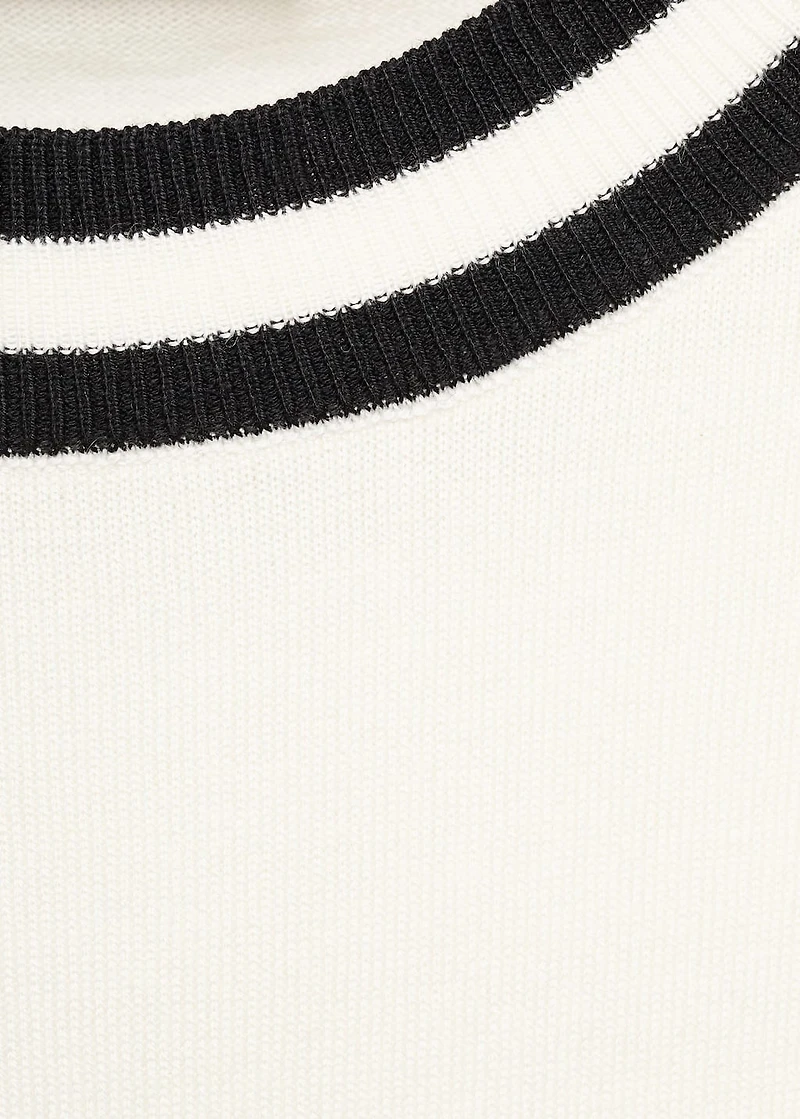 Short-sleeved sweater with contrasting stripes