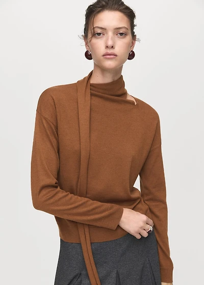 Fine-knit sweater with scarf