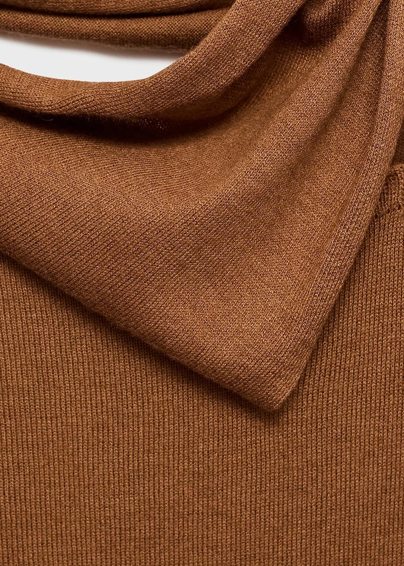 Fine-knit sweater with scarf