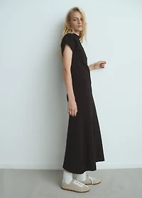 Fine-knit fitted sweater