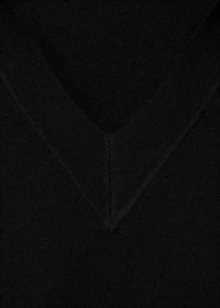 Fine-knit V-neck sweater