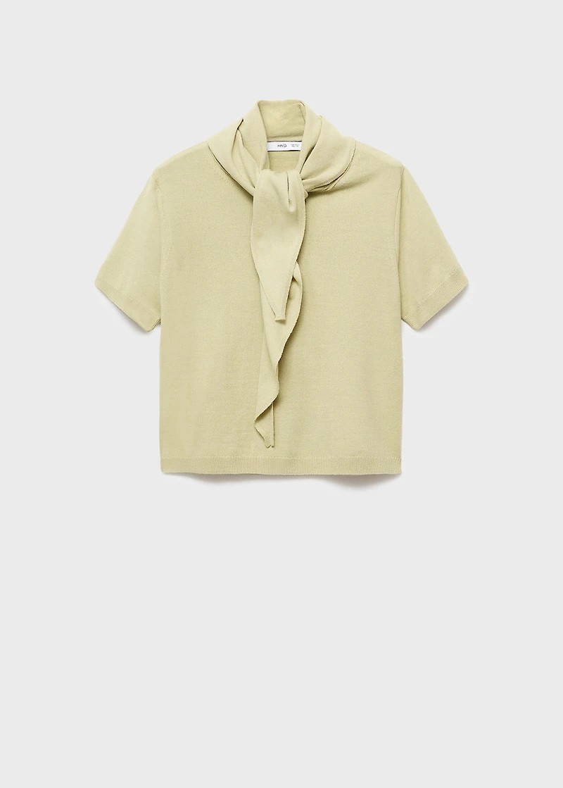 Short-sleeved sweater with scarf