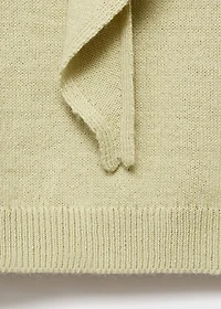 Short-sleeved sweater with scarf