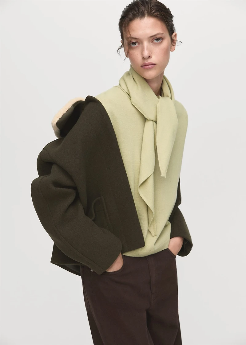 Short-sleeved sweater with scarf