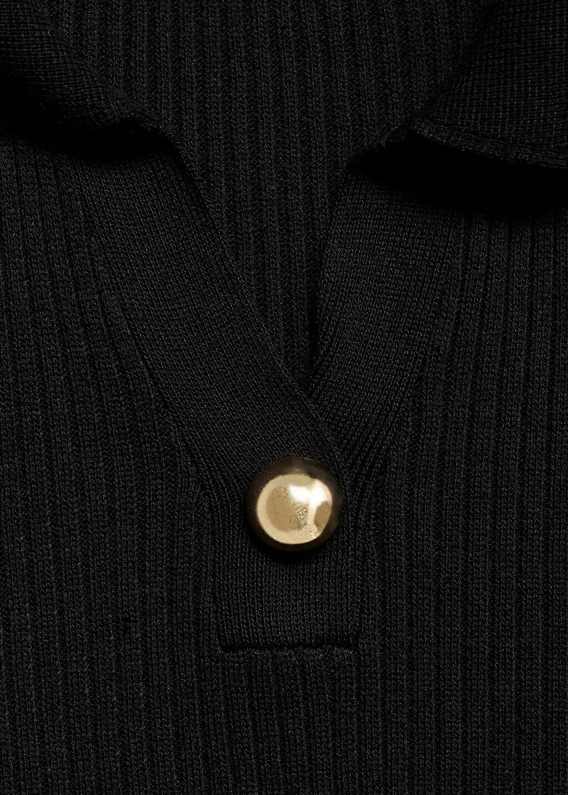 Ribbed sweater with jewel button