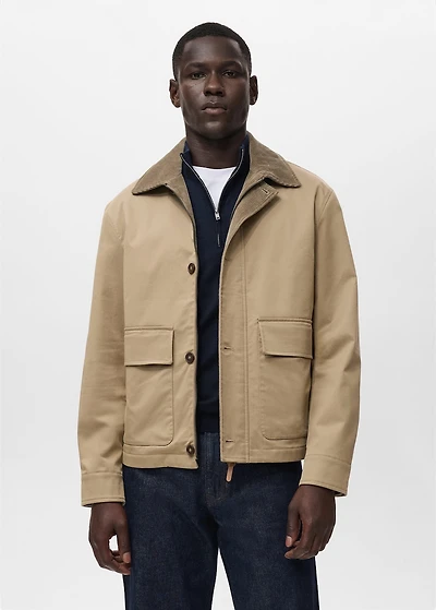 Water-repellent jacket with pockets