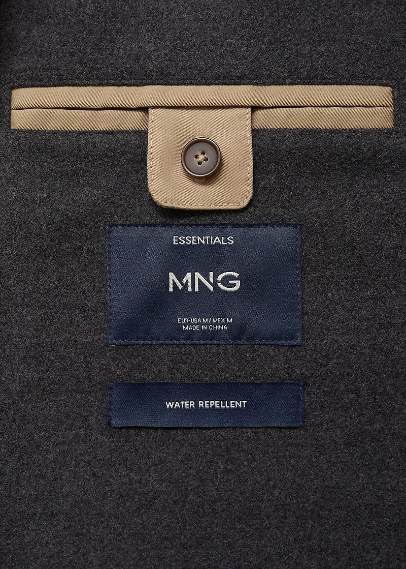 Water-repellent jacket with pockets