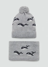 Knitted bobble hat