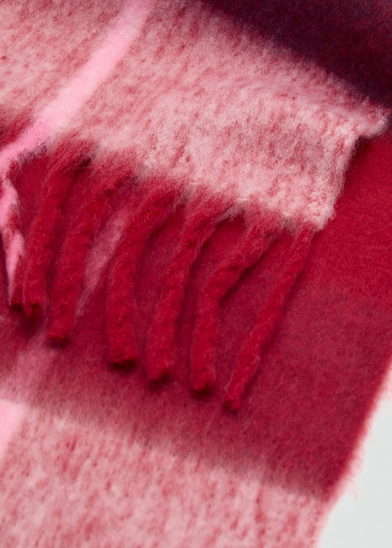 Striped knit scarf