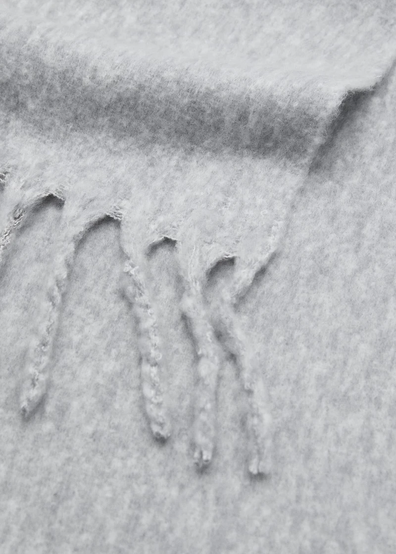 Fringes knit scarf
