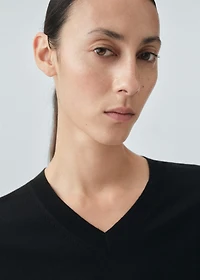 100% wool V-neck sweater