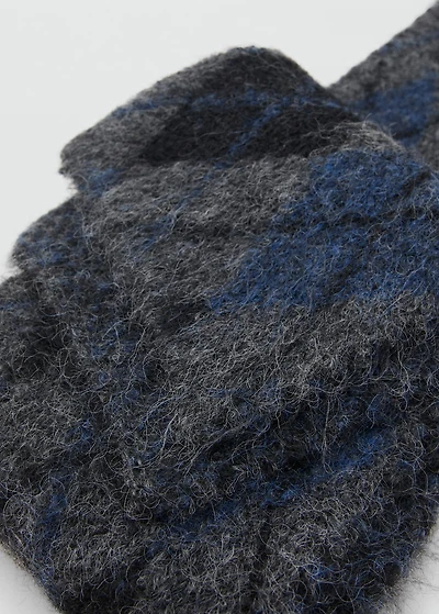 Diamond knit scarf