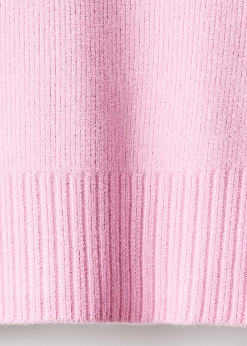High collar sweater