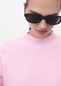 High collar sweater