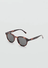 Round-framed sunglasses