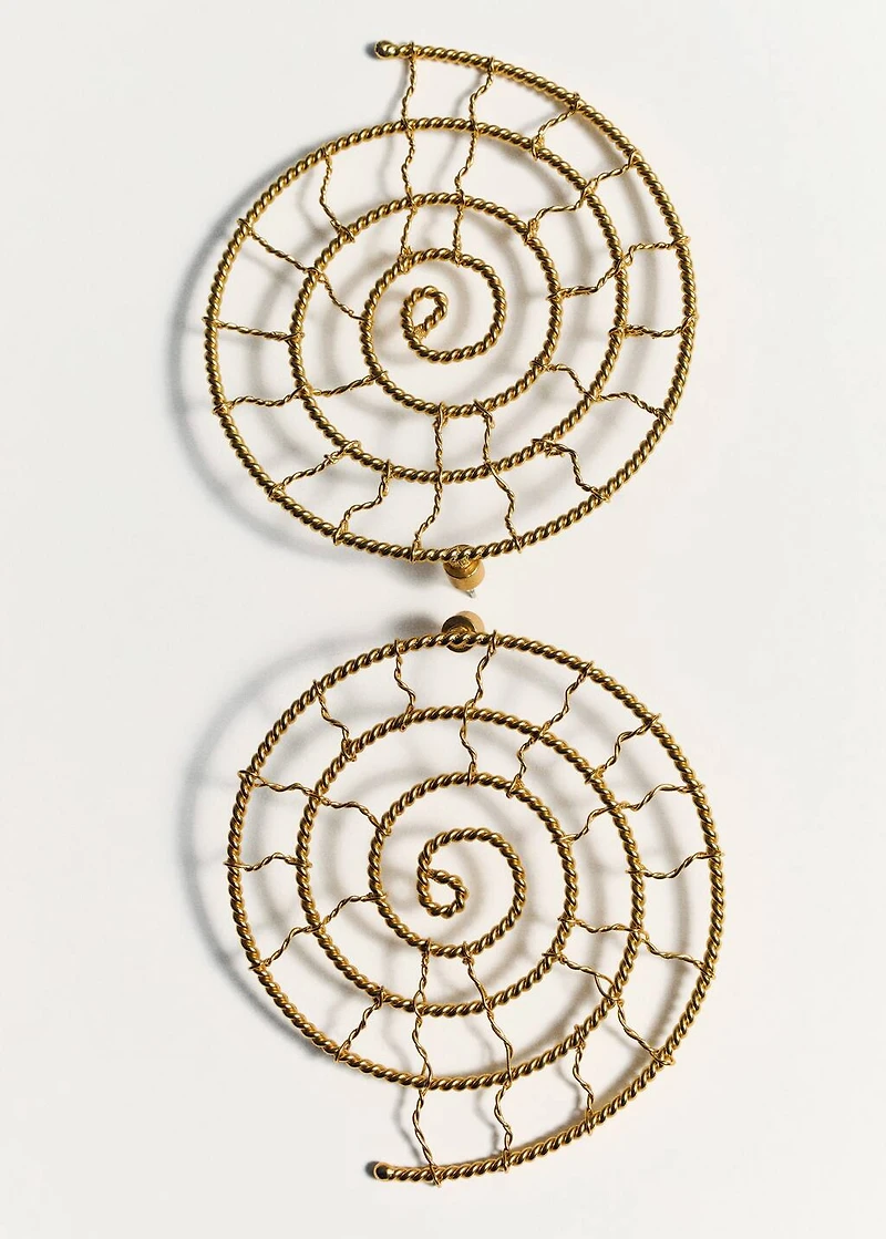 Shell design earrings