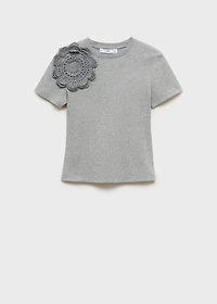 Crochet cotton t-shirt with flower