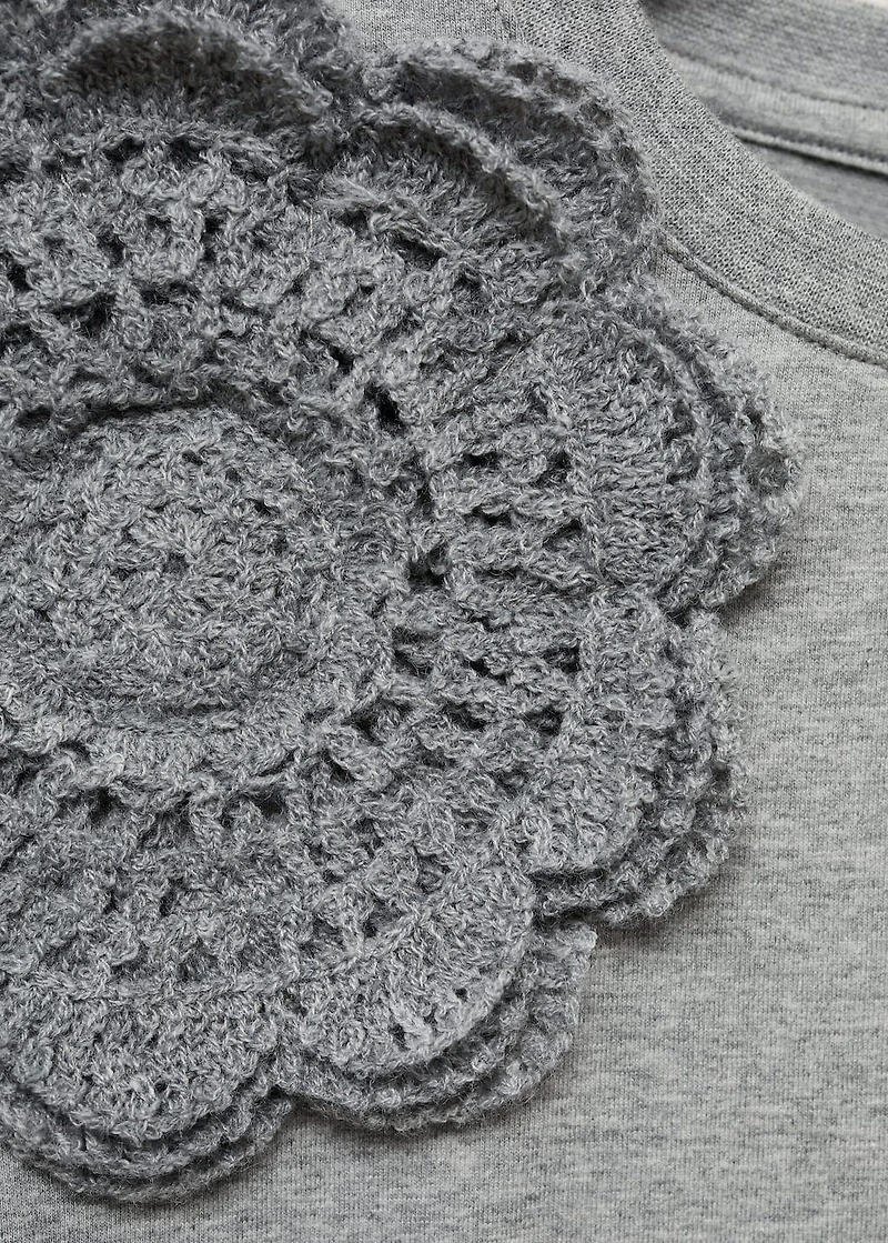 Crochet cotton t-shirt with flower