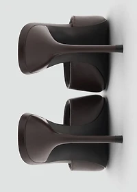 Heel leather sandals