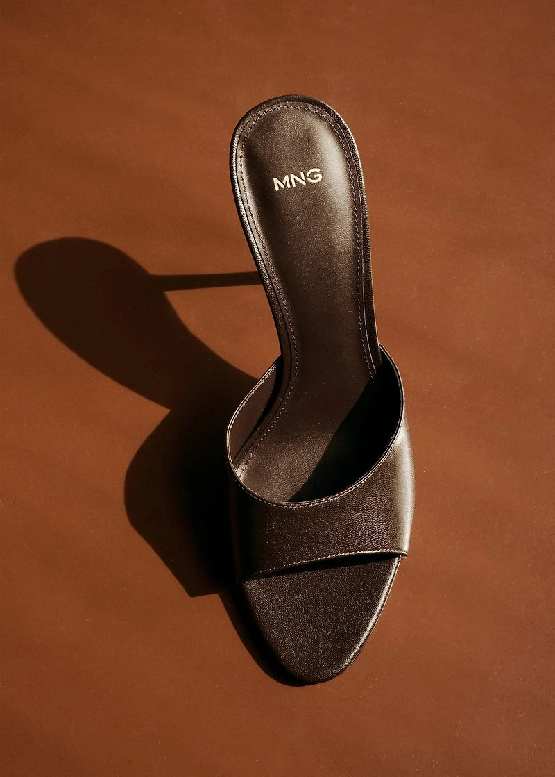 Heel leather sandals