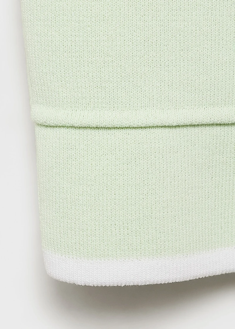 Knitted top with contrasting trim