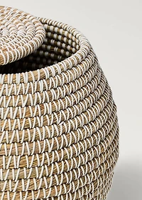 Medium natural fiber basket with oval design