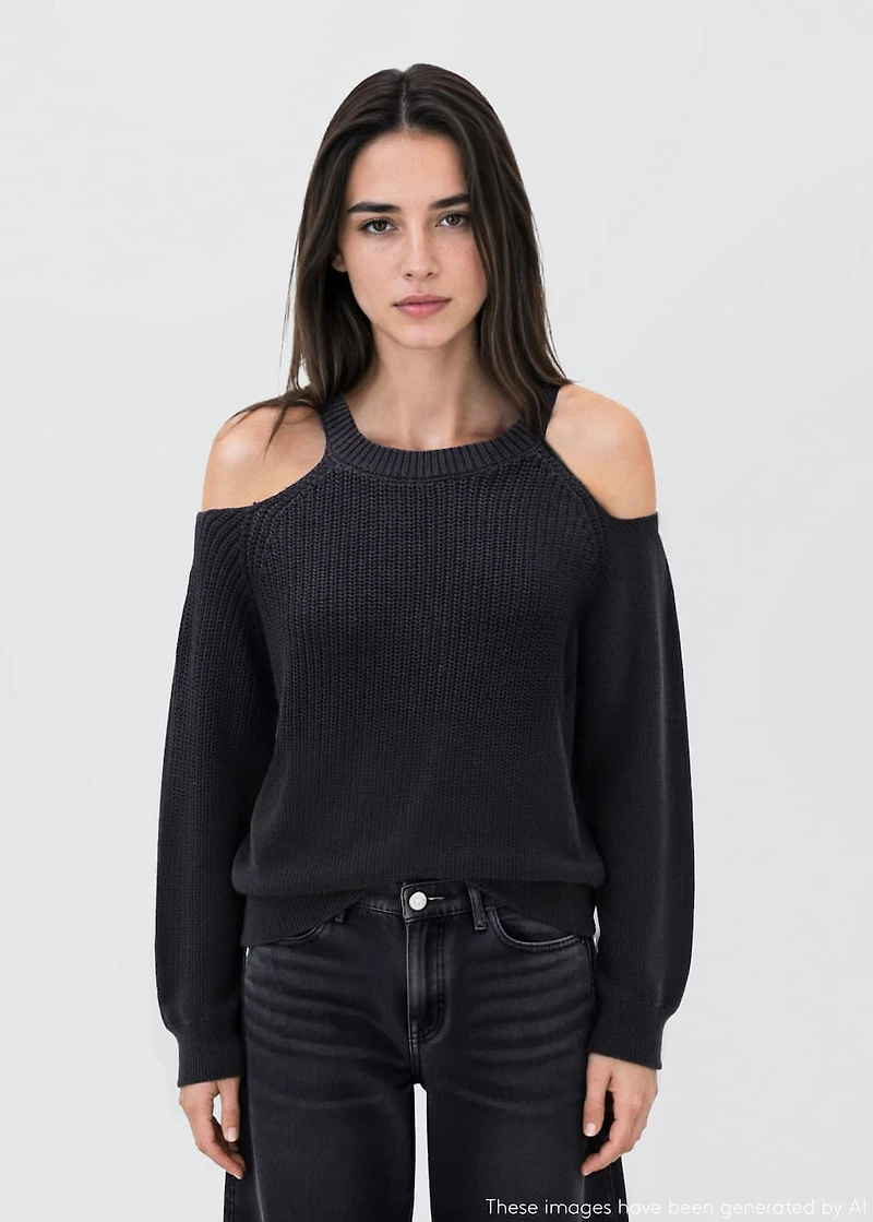 Sweater with cropped sleeves