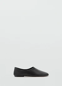 Leather flat shoes