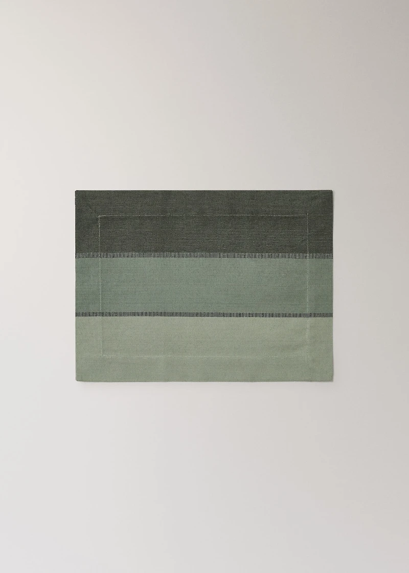 Cotton placemats with colored stripes