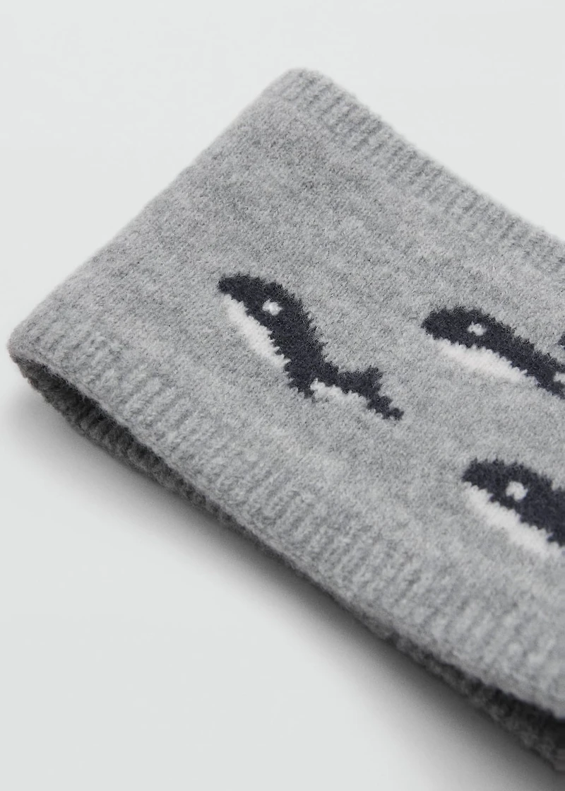 Knitted scarf with whale