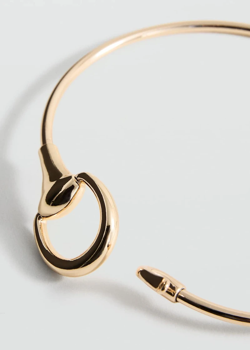 Rigid choker collar