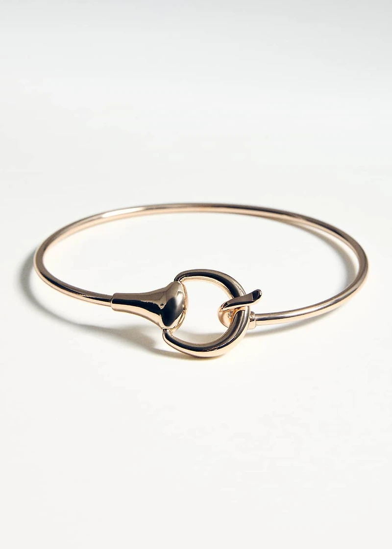 Rigid choker collar