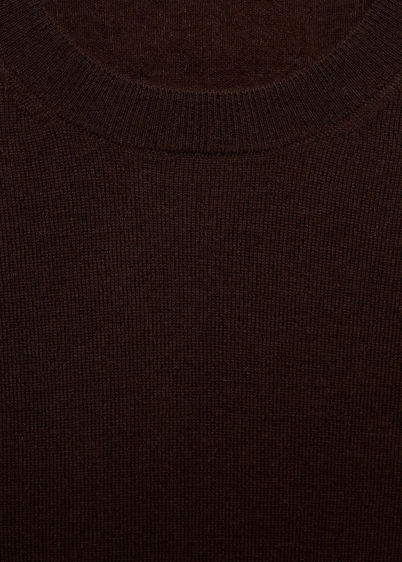 100% wool fine-knit sweater