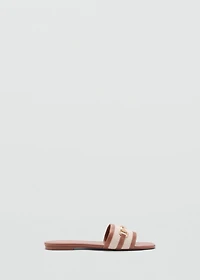 Sandals with buckle strap