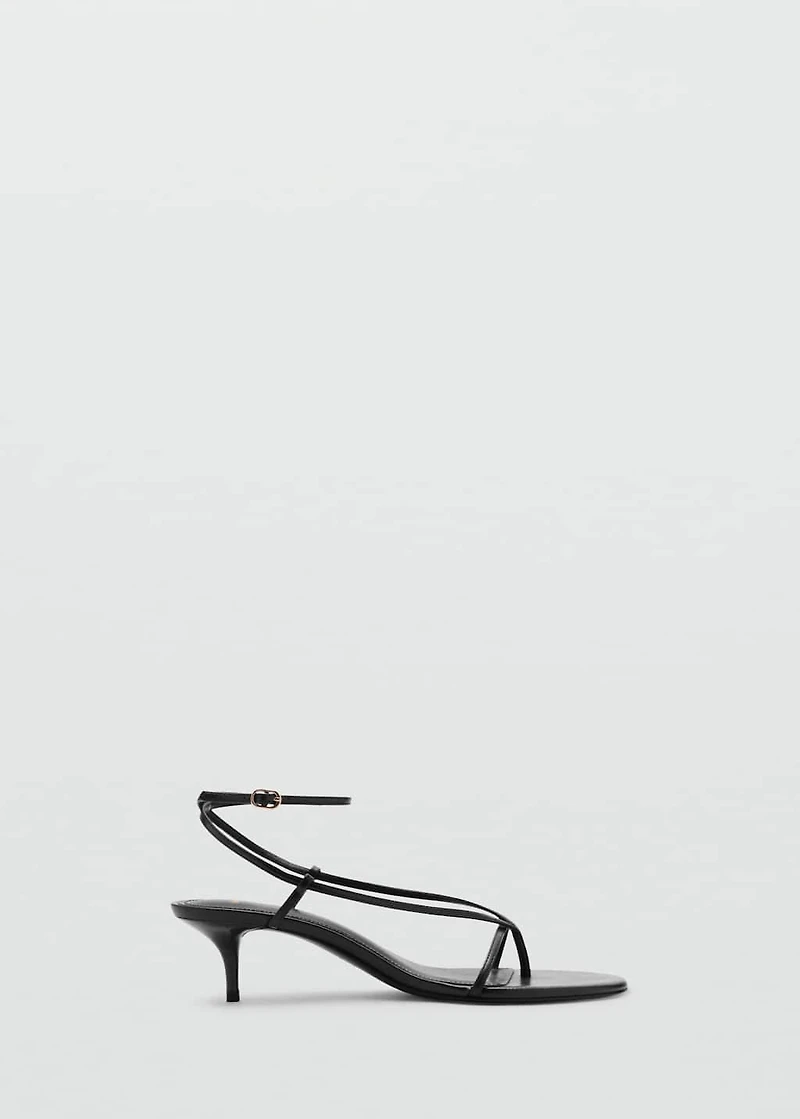 Heeled sandals with thin strap