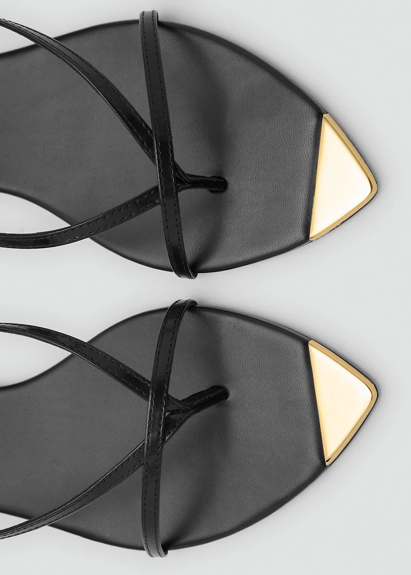 Leather sandals with strap and contrasting toe
