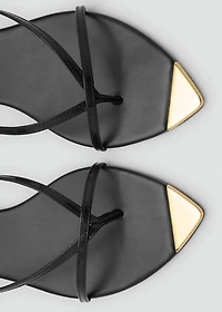Leather sandals with strap and contrasting toe