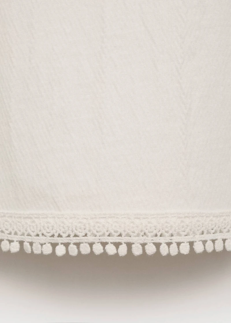 Textured embroidered t-shirt
